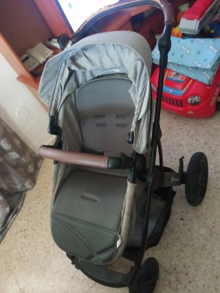 Silla de paseo bebé gris