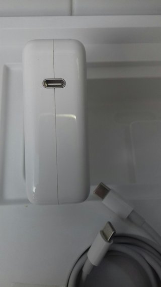 Cargador Original MacBook Pro Apple USB-C  61W