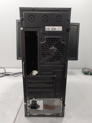 Caja PC Zalman con Fuente