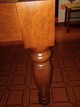 Tavolo allungabile in legno massiccio