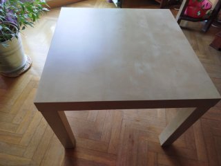 Mesa auxiliar cuadrada Ikea beige