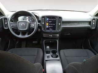 Volvo XC40 Momentum Core 2WD