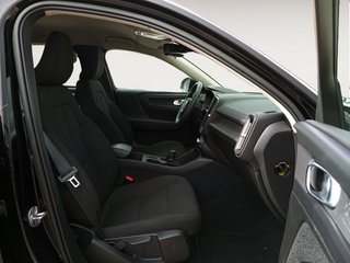 Volvo XC40 Momentum Core 2WD