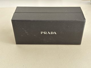 Gafas de sol Prada negras originales