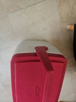 Nevera Coleman Blanca y Roja