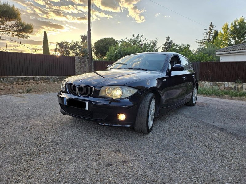 BMW Serie 1 130 i 2007, foto 2