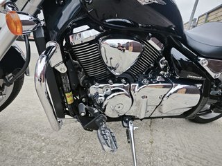 Suzuki Intruder 1500 Negra moto custom
