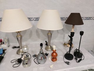 Lámparas de mesa variadas