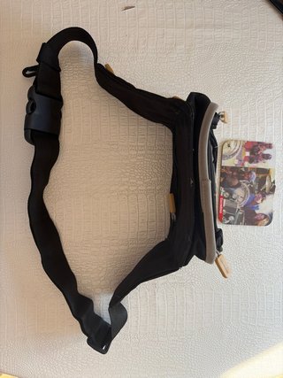 Riñonera multibolsillos negra y gris