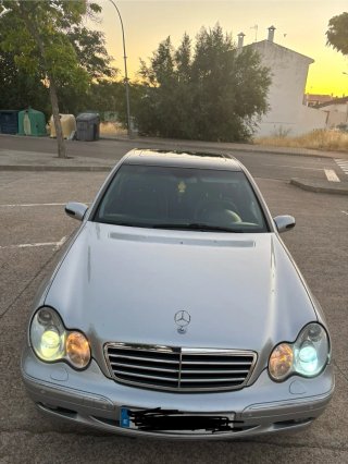 Mercedes-Benz Clase C 2005
