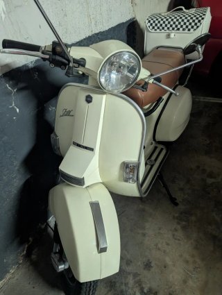 LML Scooter Beige 2.0 .