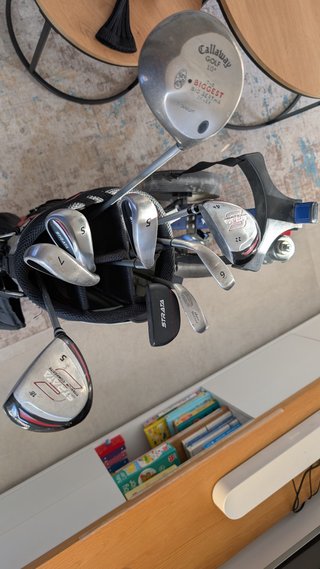 SET DE GOLF CALLAWAY STRATA, CARRITO Y ACCESORIOS