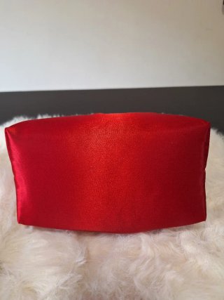 Bolso de fiesta rojo con asa dorada