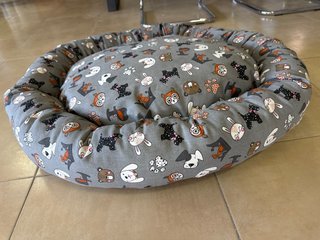 Cama redonda para mascotas con estampado