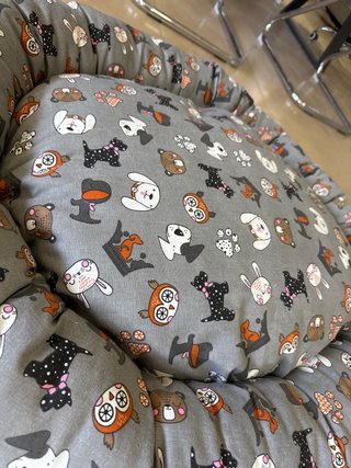 Cama redonda para mascotas con estampado