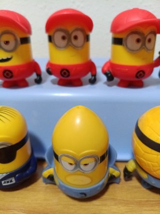 Muñecos Minions McDonald's 2024