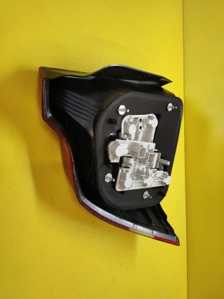 PILOTO TRASERO DERECHO VOLVO S40