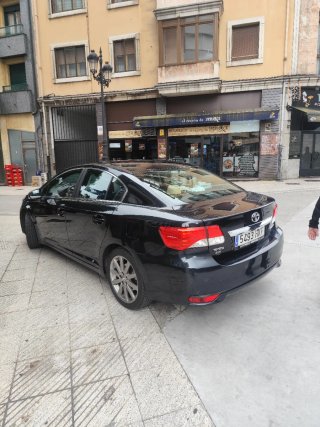 Toyota Avensis 2012