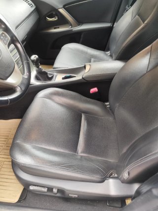 Toyota Avensis 2012