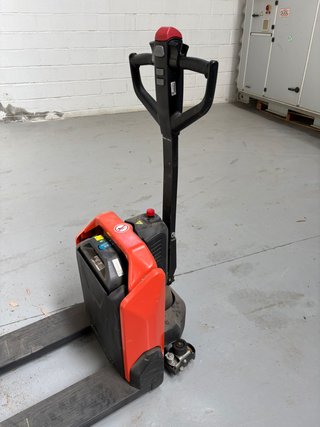 Transpaleta Eléctrica BT Tyro LHE130 1.300kg Litio