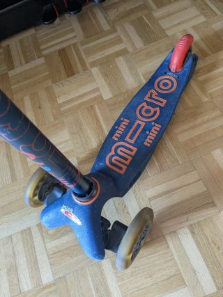 Patinete Micro Mini Deluxe LED Azul