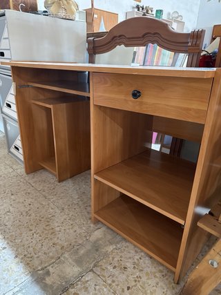 Escritorio de madera