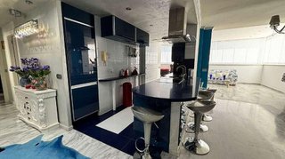 Ático en alquiler en Nueva Andalucía centro en Marbella