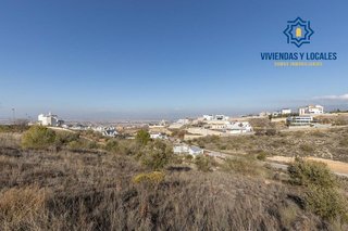 Terreno en venta en Zubia (La)