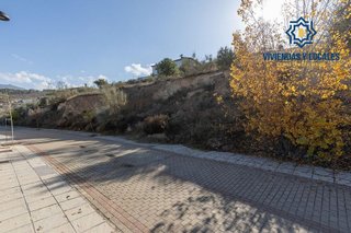 Terreno en venta en Zubia (La)