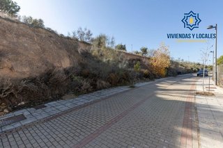 Terreno en venta en Zubia (La)