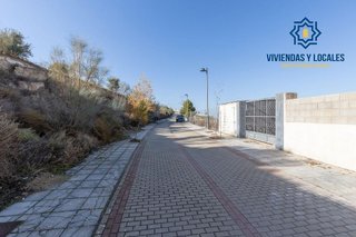 Terreno en venta en Zubia (La)