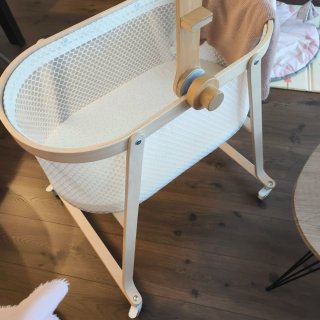 Mini cuna Ikea con ruedas