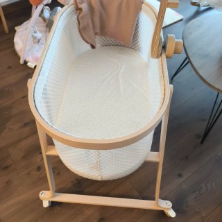 Mini cuna Ikea con ruedas