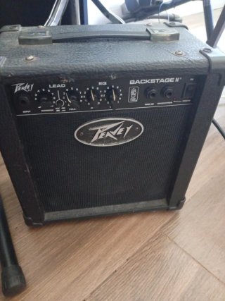 Pack Guitarra Eléctrica Cort y Amplificador Peavey