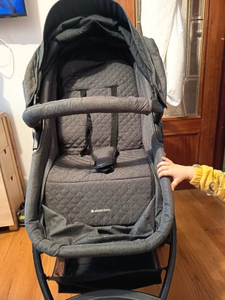 Cochecito de bebé gris
