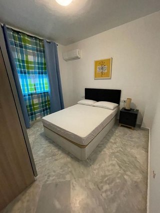 Piso en alquiler en Cruz Roja en Sevilla