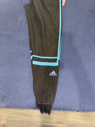 Pantalón Adidas Challenger Negro y Azul