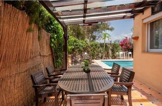 Casa adosada en alquiler en Nueva Andalucía centro en Marbella