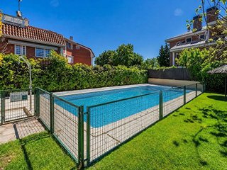 Casa pareada en alquiler en Piovera - Conde Orgaz en Madrid
