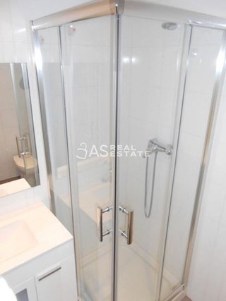 Piso en venta en Numancia en Madrid
