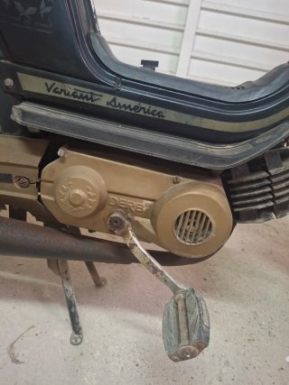 Derbi Variant America Negra/Dorada