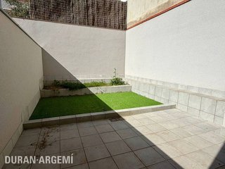 Local comercial en alquiler en Poble Nou - Zona Esportiva en Terrassa