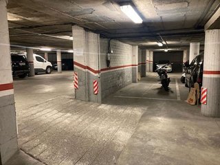 Garaje en venta en Santa Eugènia en Girona