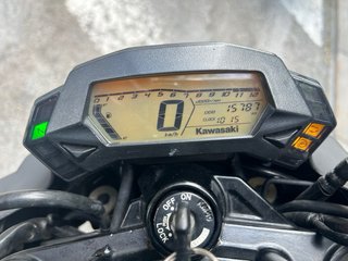 Kawasaki Z125 ABS 2021 Negra y Verde