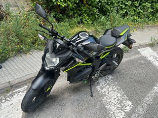 Kawasaki Z125 ABS 2021 Negra y Verde