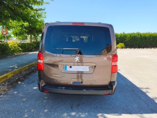 Peugeot Traveller 2021