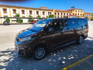 Peugeot Traveller 2021