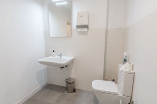 Local comercial en alquiler en Tres Olivos - Valverde en Madrid