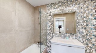 Piso en venta en Playa de la Fontanilla en Marbella