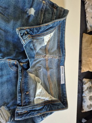 Pantalón corto vaquero Bershka desgastado